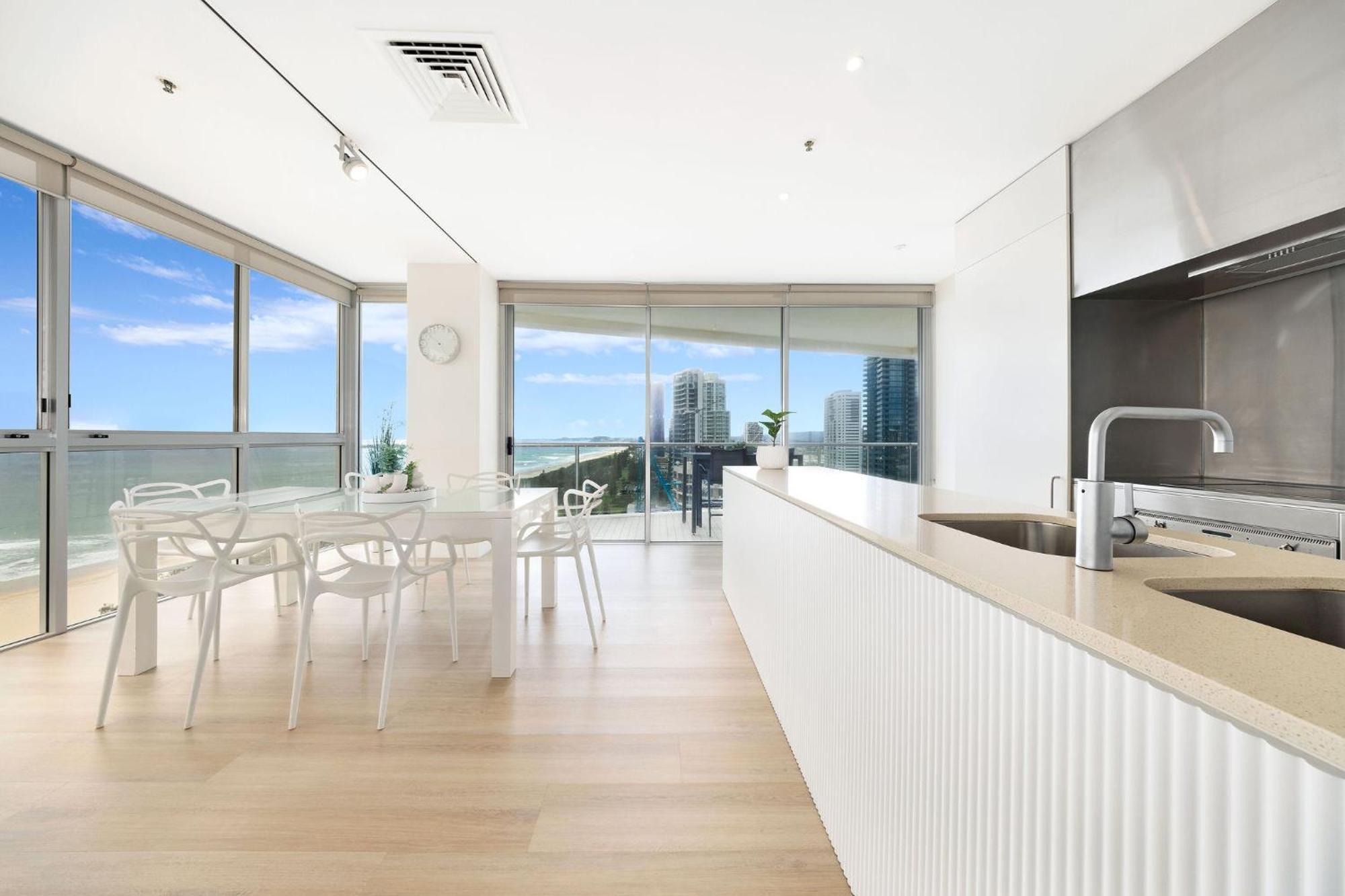 Ultiqa Air On Broadbeach Gold Coast Eksteriør bilde